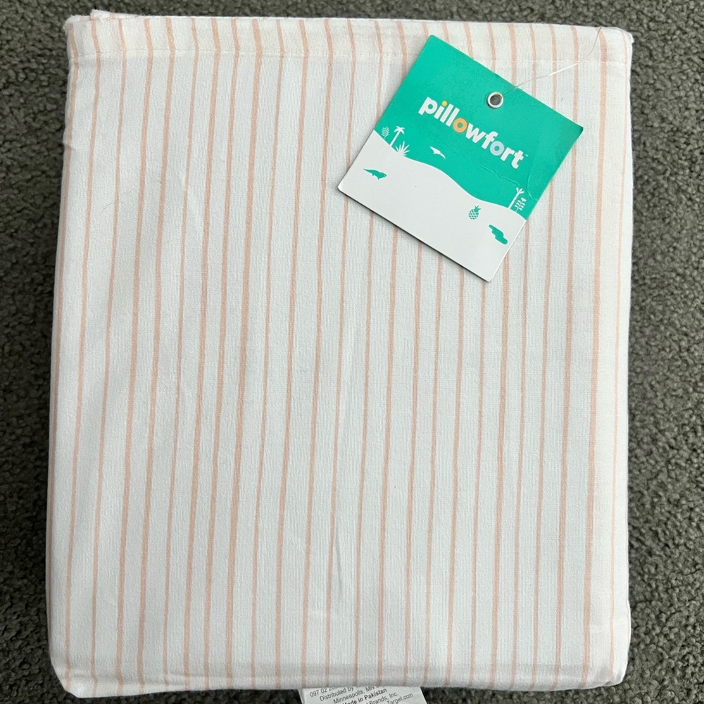 Pillowfort Twin Sheet Set NEW